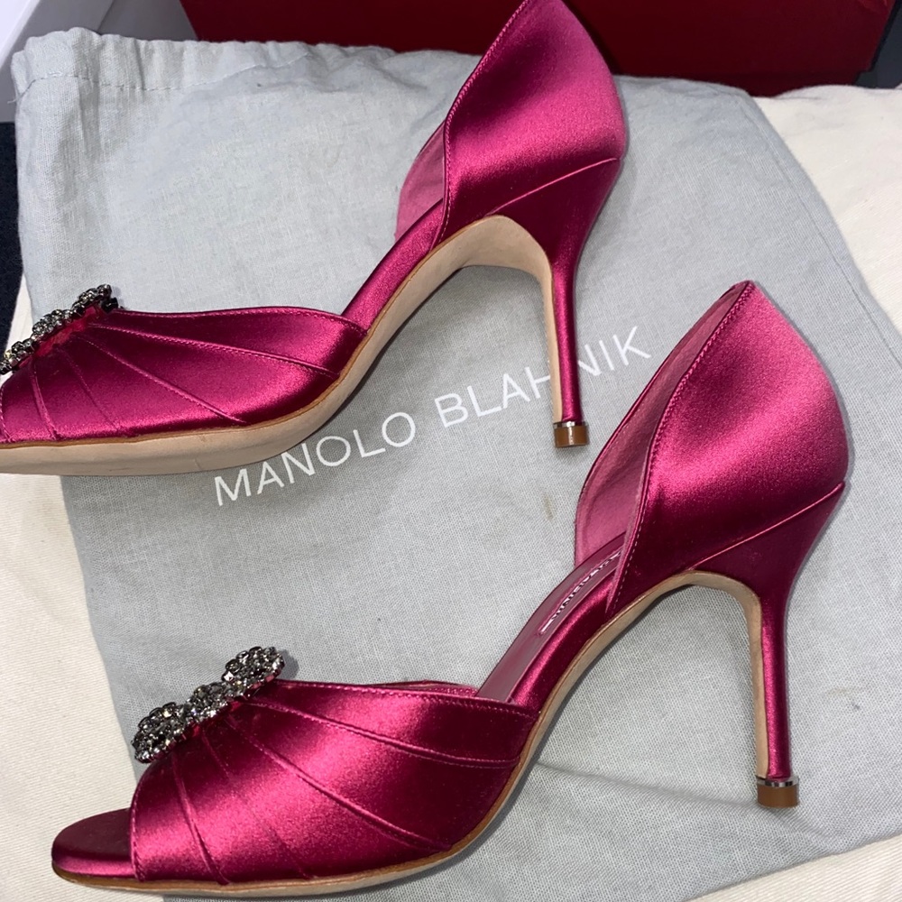 Manolo Blahnik Hangisi Satin D'Orsay pump - Picture 5 of 10